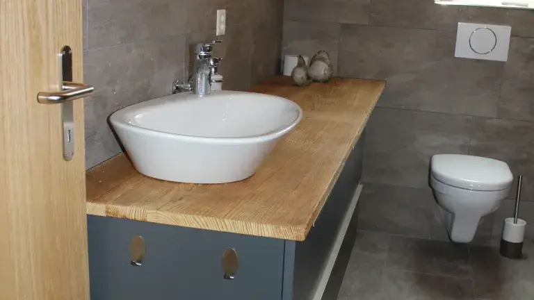 Lavabounterbau mit Aufsatzbecken