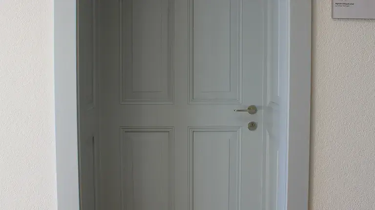 Zimmertüre gestemmt