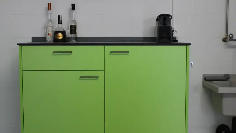 Sideboard mit Kühlschrank